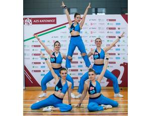 Aerobik sportowy kobiet i mężczyzn