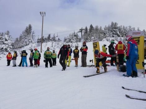 Photo no. 32 (37)
                                                         AKADEMICKIE MISTRZOSTWA MAŁOPOLSKI w Snowboardzie i w Narciarstwie alpejskim - Kluszkowce 9-10.01.2019
                            