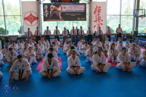 Zdjęcie nr 1 (3)
                                	                             V Akademickich Mistrzostwach Polski Karate Kyokushin
                            
